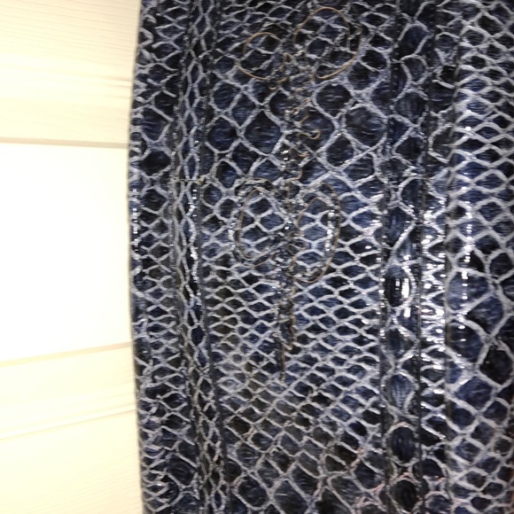 Large Faux Croc Jessica Simpson - Picture 2 of 7